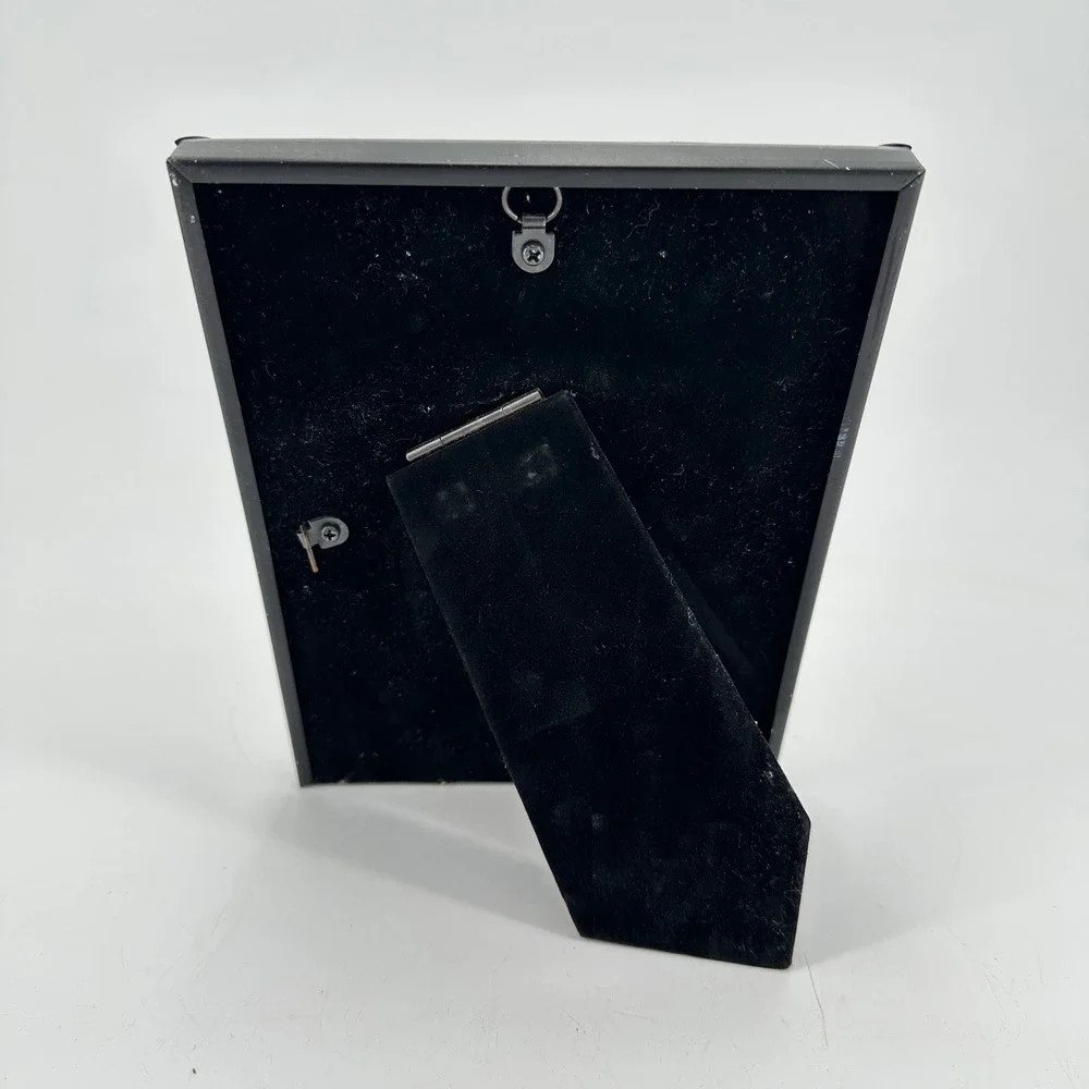 Black 5x7 Picture Frame Embossed Floral Scroll Pattern Tabletop Easel Back